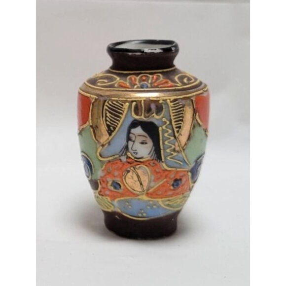 Vintage Satsuma Style Hand-Painted Porcelain Mini Vase Gold Accents From Japan - Picture 1 of 6